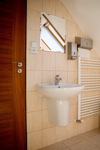 Bathroom 3, Rekreační a Kongresové Centrum Nové Dvory, České Budějovice