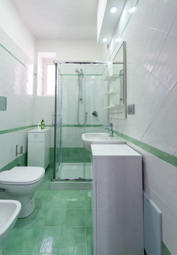 Bathroom 5, B&B Antonello, Salerno