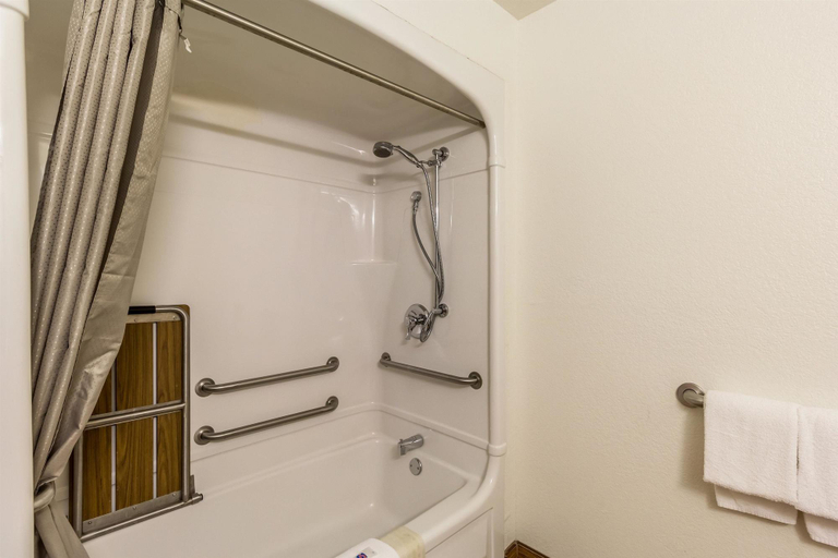 Bathroom 5, Motel 6 Harlingen, TX, Cameron