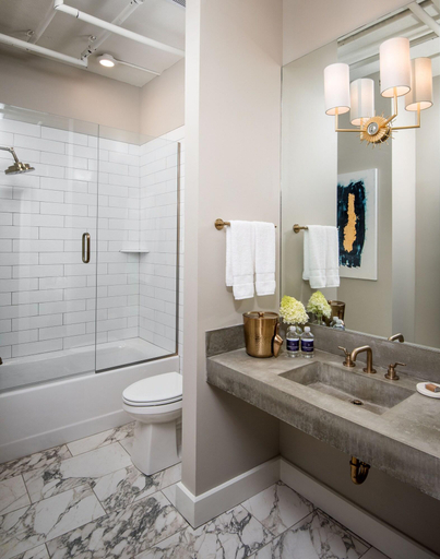Bathroom 4, The Stricklin Hotel, Lauderdale