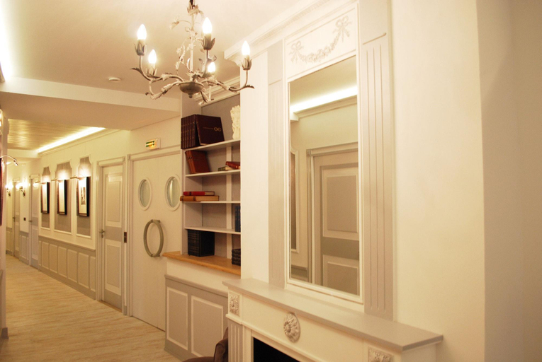 Public Area 2, Hotel la Robeyere, BW Signature Collection, Hautes-Alpes