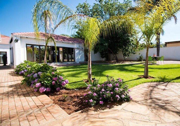 Exterior & Views, The Shamrock Lodge, Capricorn