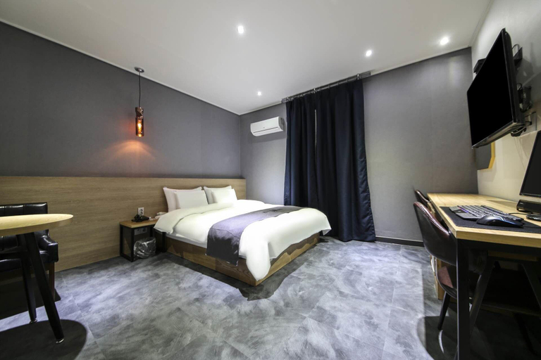 Bedroom 3, Cheongju Hotel Luem, Cheongju