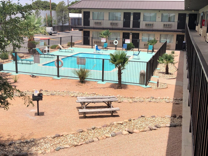 Family & Kids 4, Howard Johnson by Wyndham Odessa TX, Ector