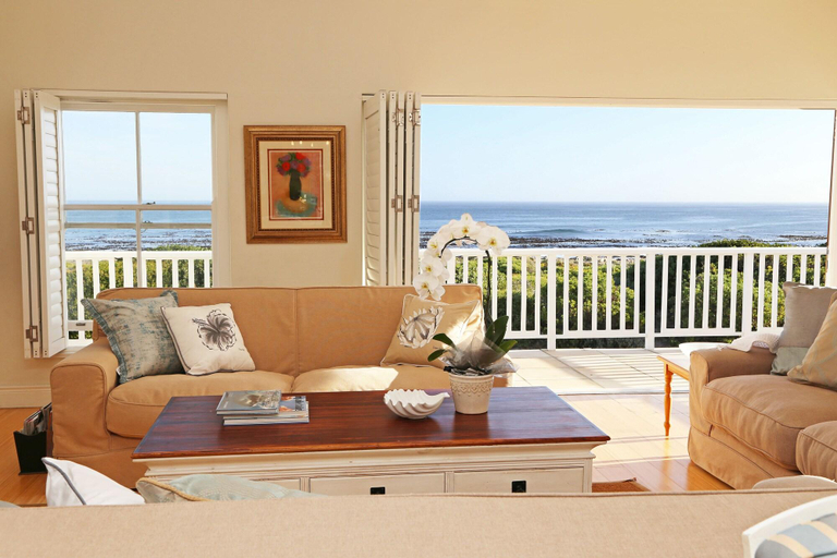 Public Area 5, Shore's Edge Luxury Oceanfront Home, Overberg