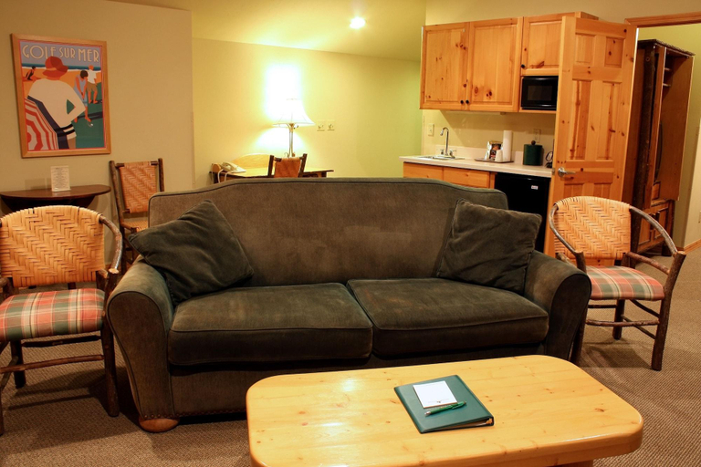 Public Area, Mountain Lake Lodge, Lake