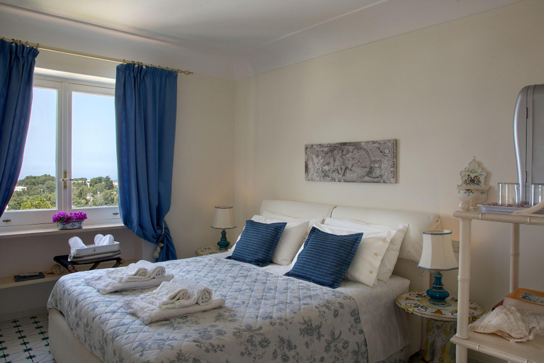 Bedroom 4, Riolinciano14 B&B, Napoli
