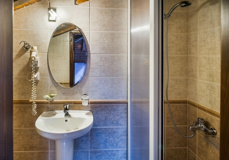 Bathroom 4, En Chora Vezitsa, Epirus