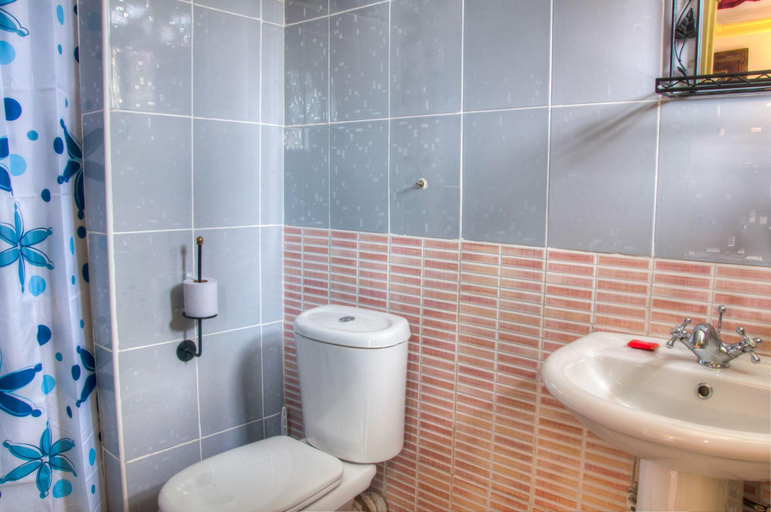 Bathroom 4, Kahama Hotel, Starehe