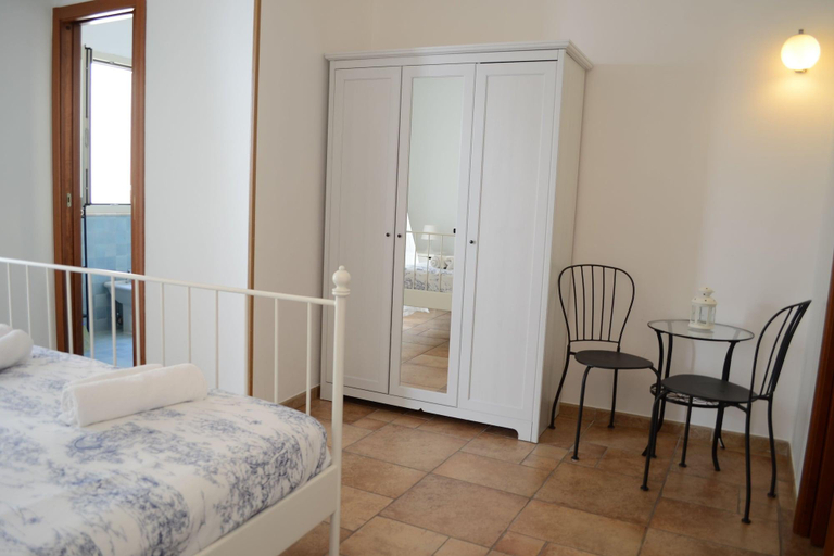 Bedroom 2, Bella Bari rooms, Bari