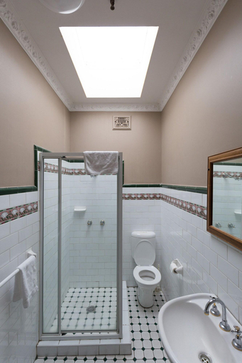 Bathroom 4, Dunkirk Hotel, Sydney
