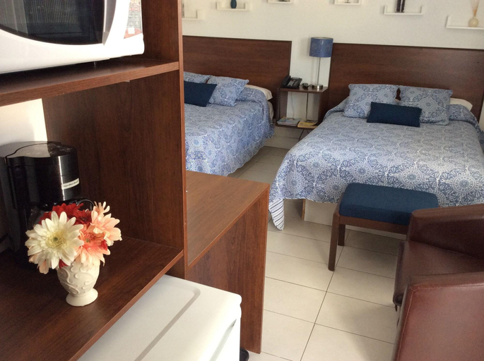 Bedroom 4, Miami Motel, Francheville