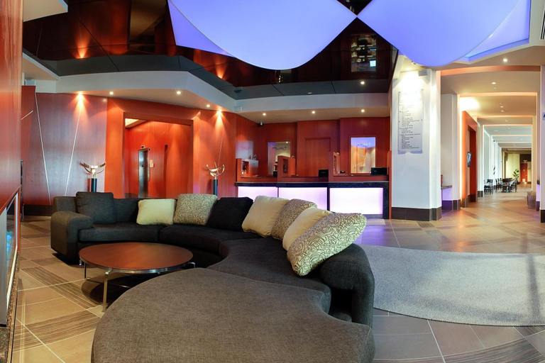 Public Area 3, Hôtel Must – Aéroport de Québec par JARO, Communauté-Urbaine-de-Québec