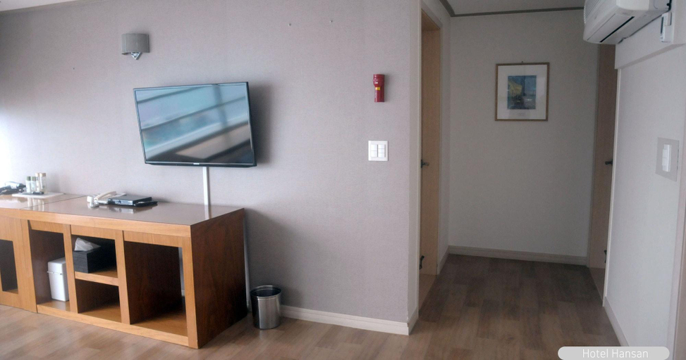 Bedroom 3, Hansan Hotel, Tongyeong