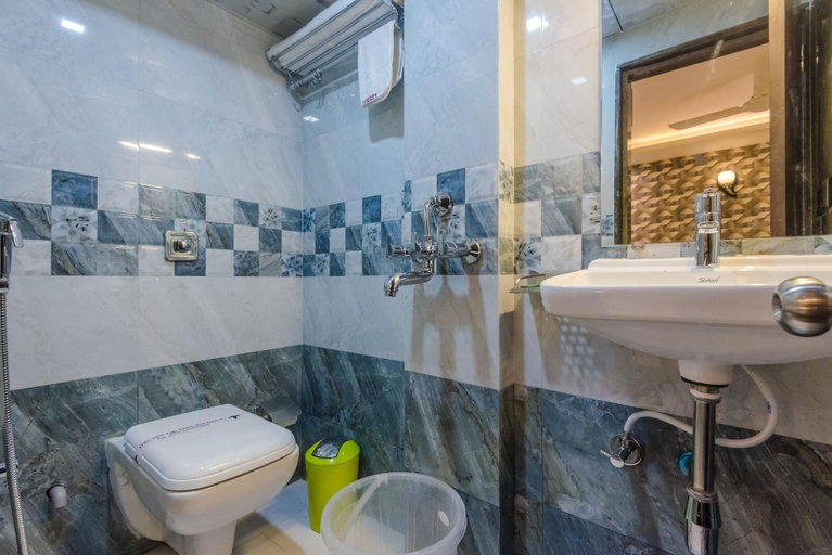 Bathroom 4, Hotel Liberty Plaza, Mumbai Suburban