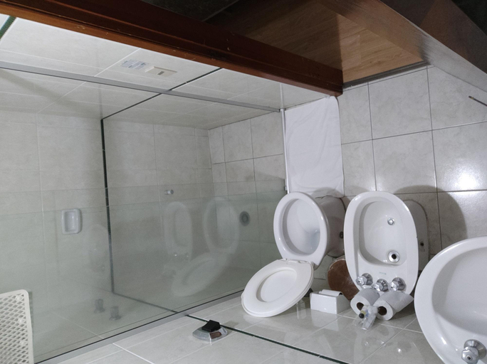 Bathroom 4, Hara Palace Hotel, Curitiba