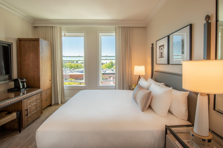 Hotel E, Sonoma