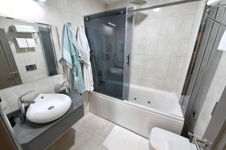 Bathroom 5, D'LUX BOUTIQUE HOTEL, Başiskele