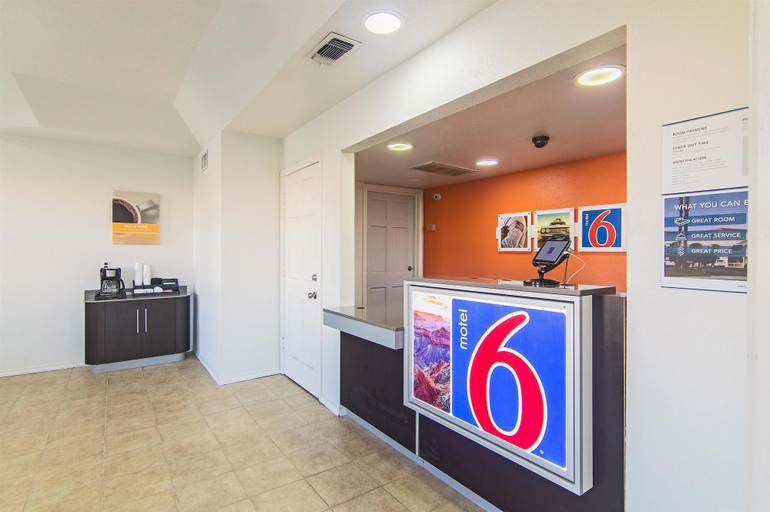 Public Area 2, Motel 6 Paris, TX, Lamar