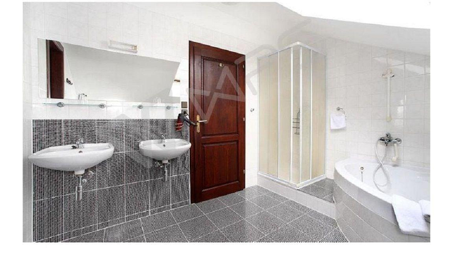 Bathroom 4, Hotel Rajsky, Český Krumlov