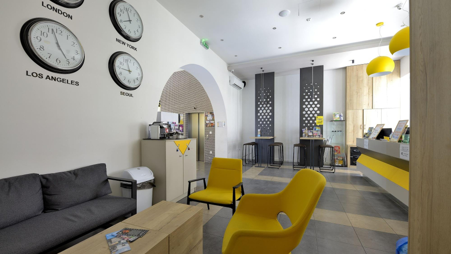 Public Area 3, The Hive Party Hostel, Budapesti