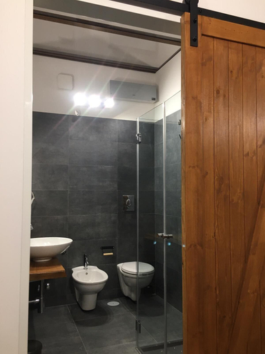 Bathroom 5, B&B Palummelle, Napoli