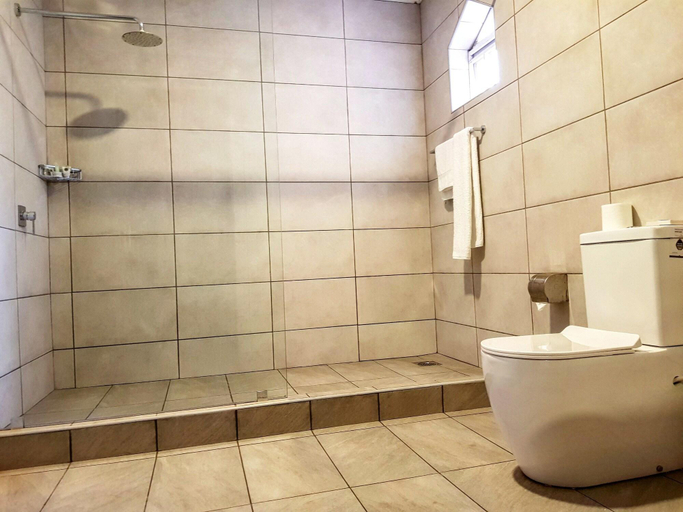 Bathroom 4, Margarita House, Langata