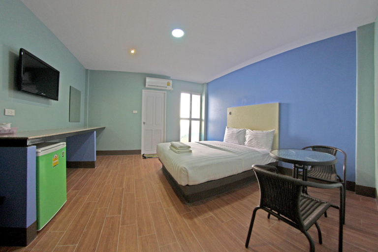Bedroom 4, Central Park Hotel, Muang Sing Buri