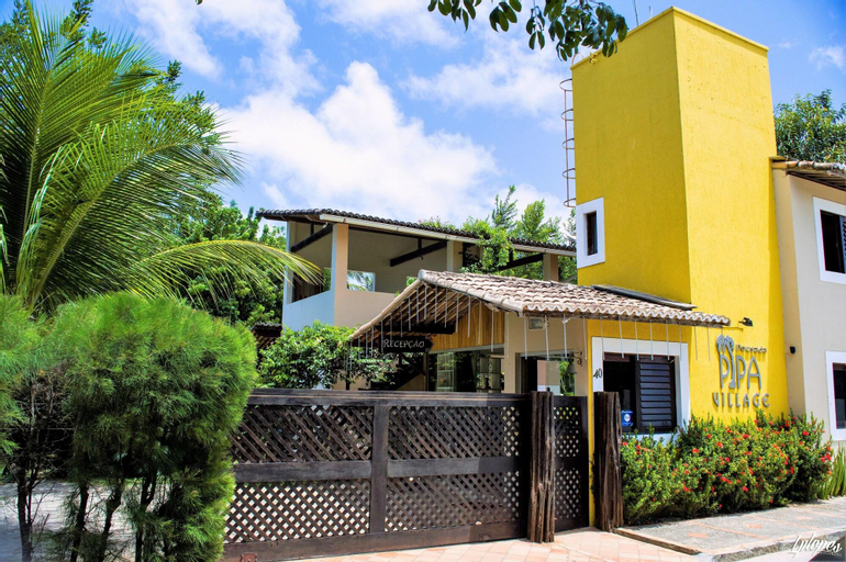 Exterior & Views 23