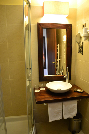 Bathroom 5, Szépia Bio & Art Hotel, Pilisvörösvár