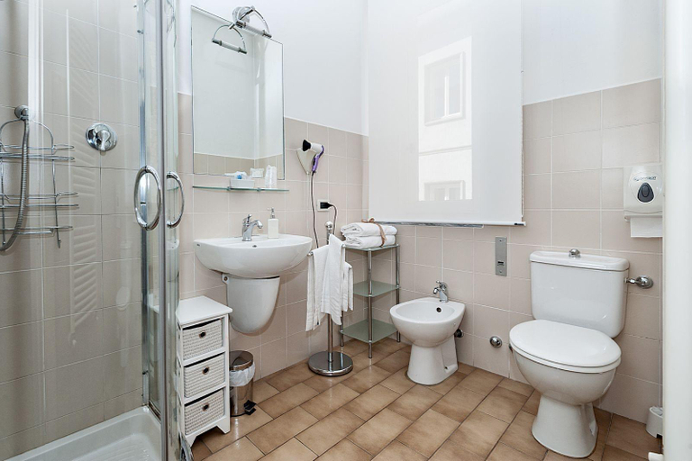 Bathroom 3, Hotel Villa Truentum, Teramo