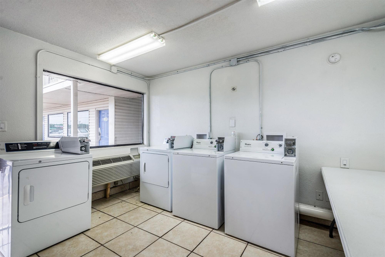 Others 5, Motel 6 Anniston, AL, Calhoun