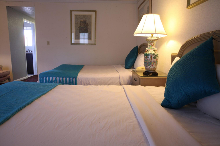 Bedroom 4, The Hyundae Hotel, Riverside