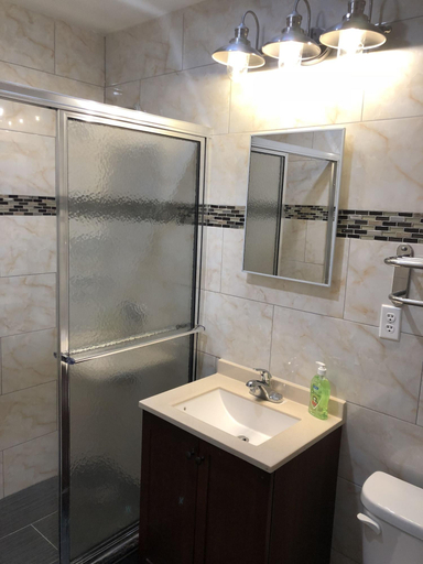 Bathroom, Annie's guest house, New York