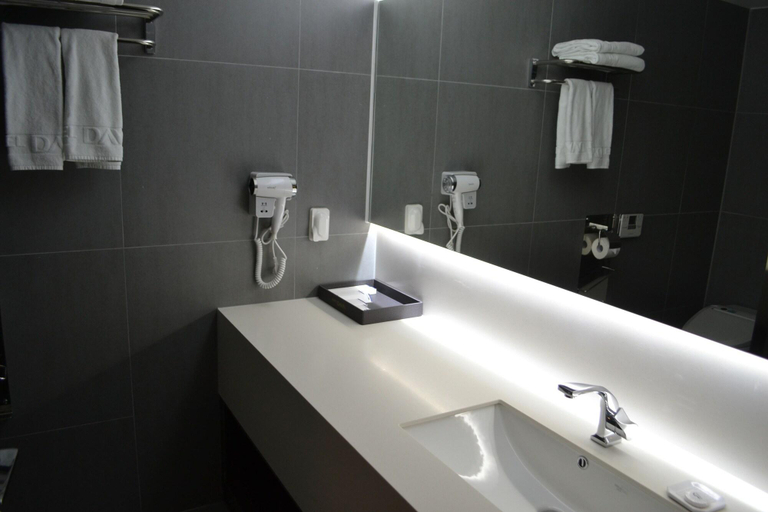 Bathroom 5, Hotel Davin, Jeonju