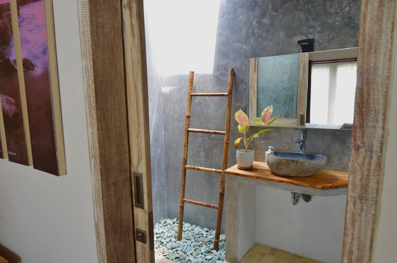 Bathroom 2, Lavella Villa's, Lombok