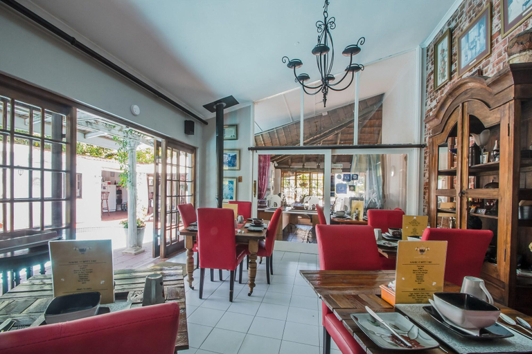 Public Area 2, HoneyPot Guesthouse, eThekwini