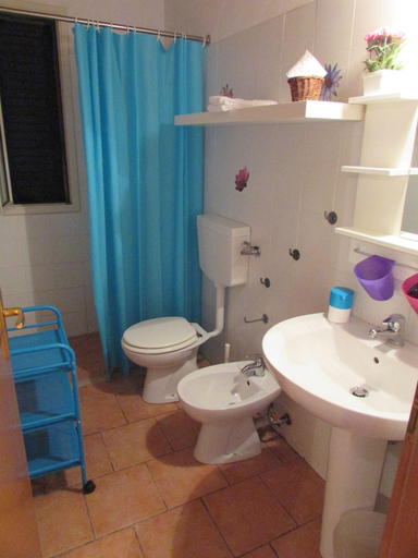Bathroom 4, L'Araucaria, Ragusa
