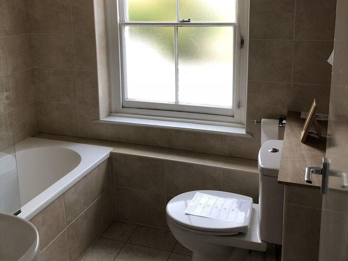 Bathroom 4, The New Inn, East Sussex