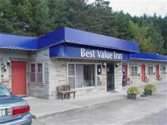 Public Area 1, Best Inn, Allegany