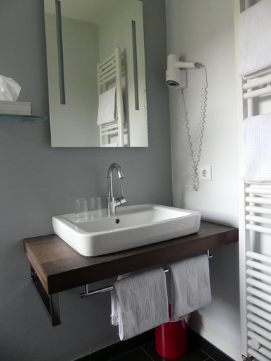 Bathroom 5, Zuhause bei Hoffmann, Wesel