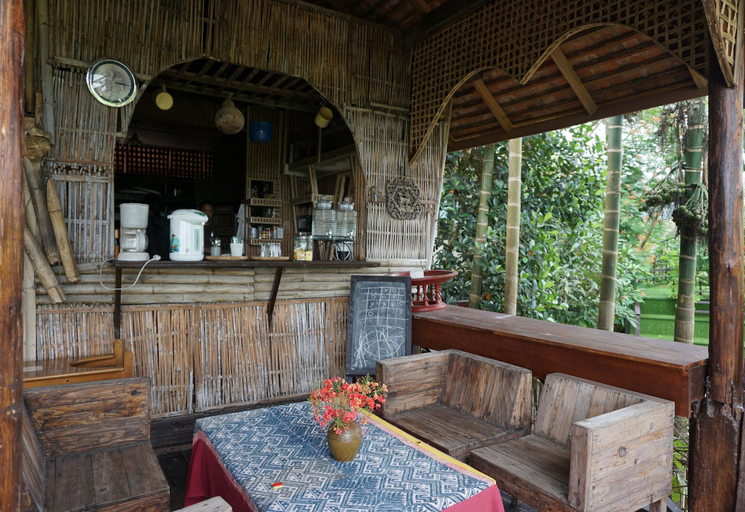 Public Area, Jiang Lha Village By Zuzu, Mae Rim