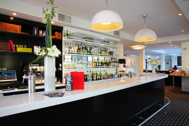 Food & Drinks 5, Hotel 202, Landes