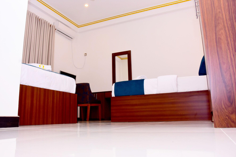 Bedroom 4, Negombo New Queen's Palace, Negombo