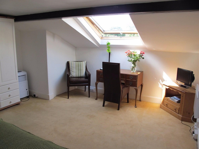 Bedroom 2, Fairlawn House, Wiltshire