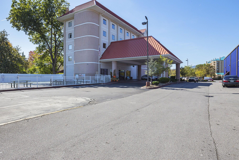 Exterior & Views 2, River Bend Inn, Sevier