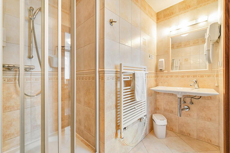 Bathroom 4, Hotel Młyn, Elbląg