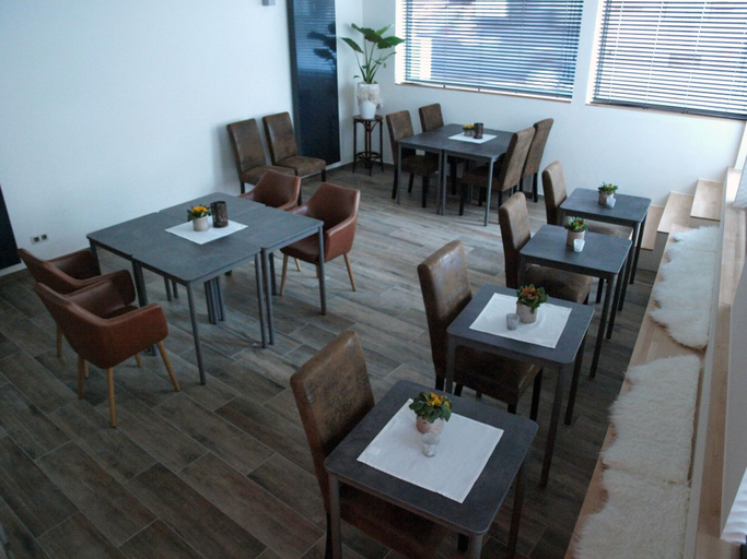 Others 2, Hotel Ladeuze, Vlaams Brabant