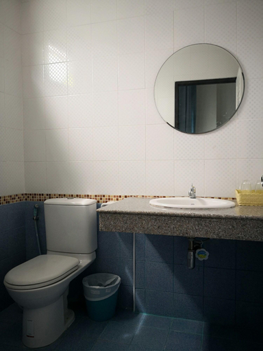 Bathroom 4, Shanmen Art House, Phuket Island