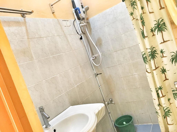 Bathroom 5, Gertes Resort & Hotel, Laoag City